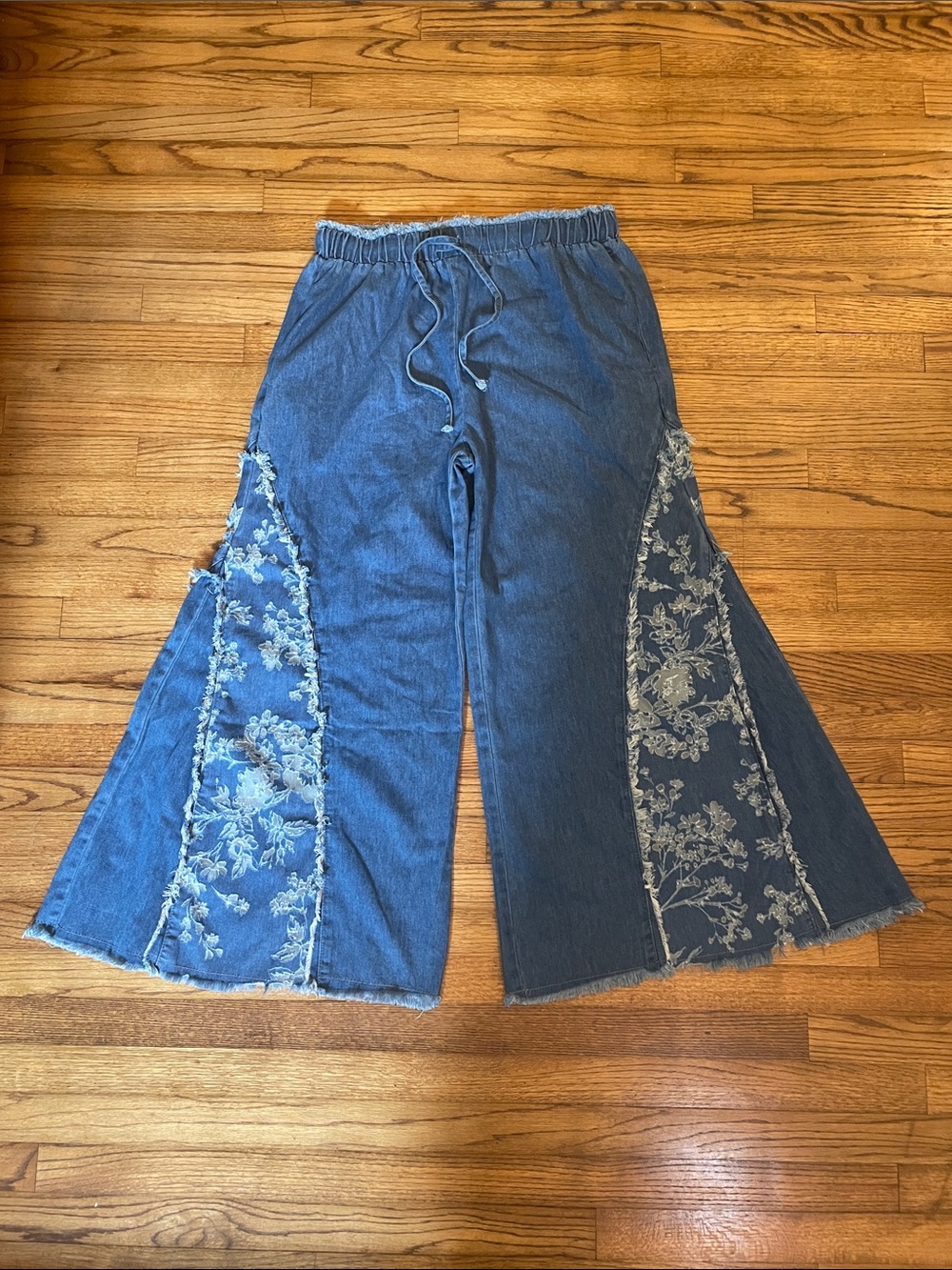 BiBi Blue Denim and Lace Panels Flare Jeans with Drawstring Waist